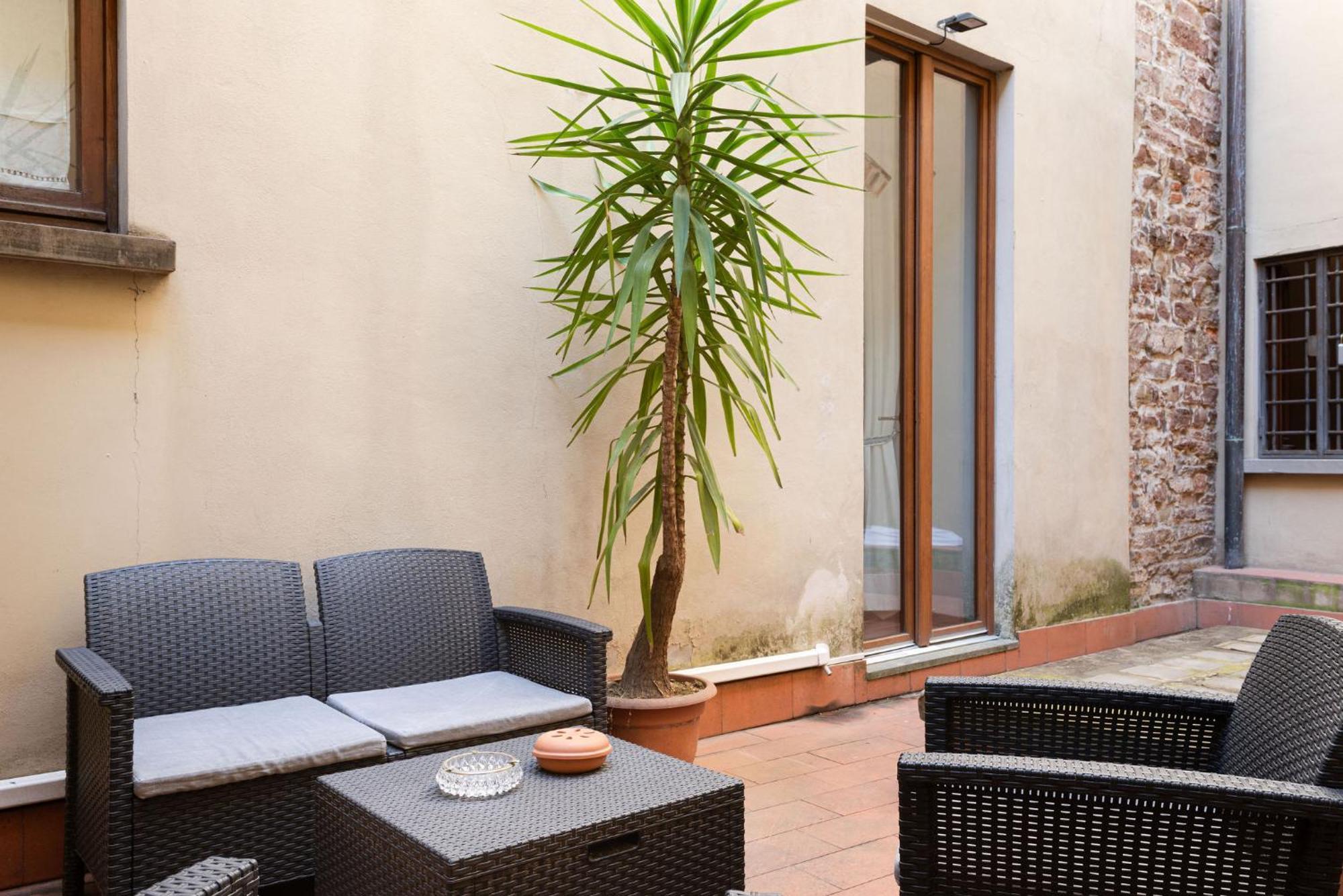 Signoria Apartment With Patio Florence Buitenkant foto