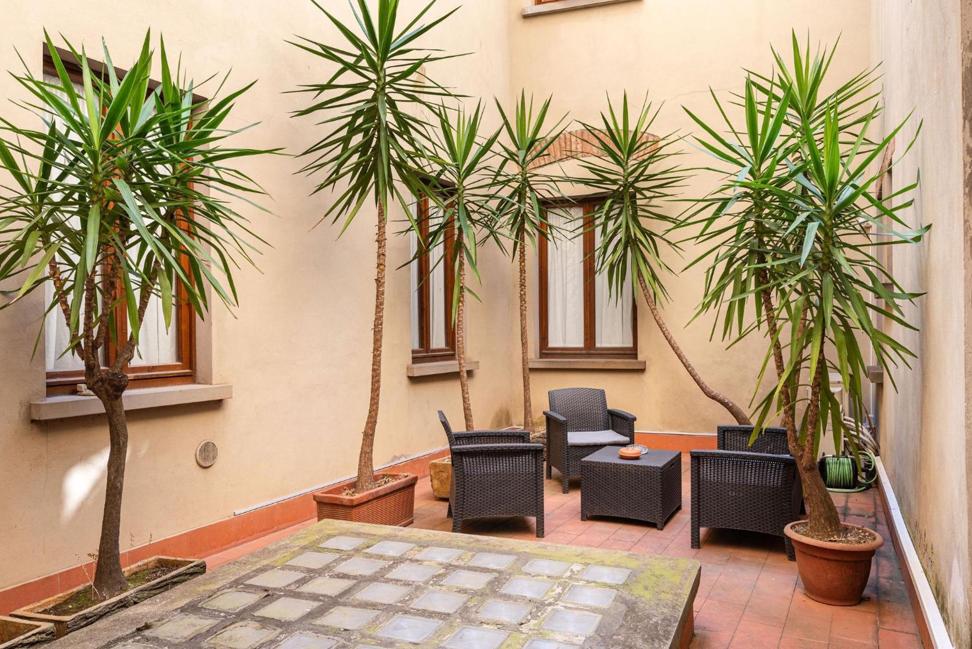 Signoria Apartment With Patio Florence Buitenkant foto