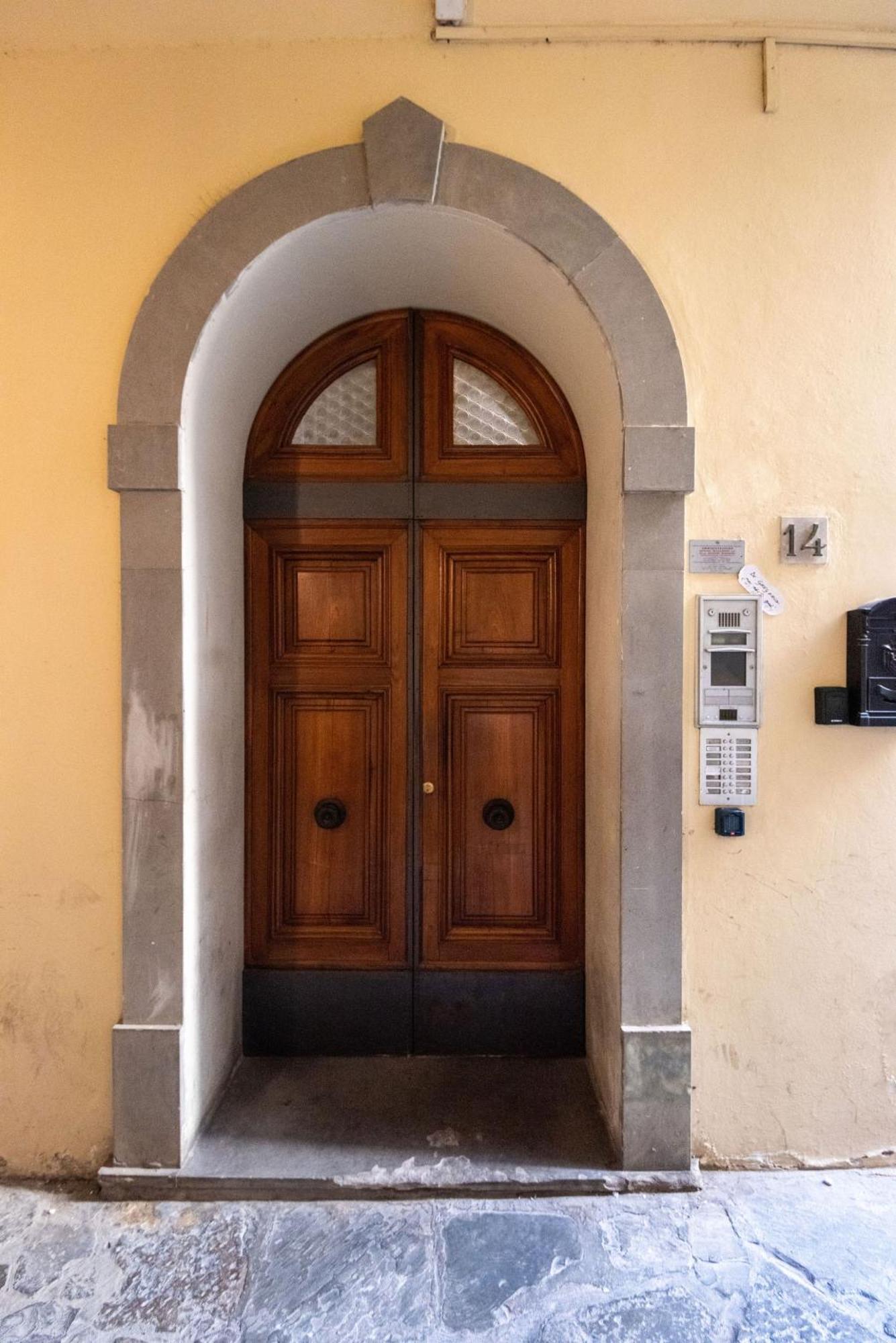 Signoria Apartment With Patio Florence Buitenkant foto